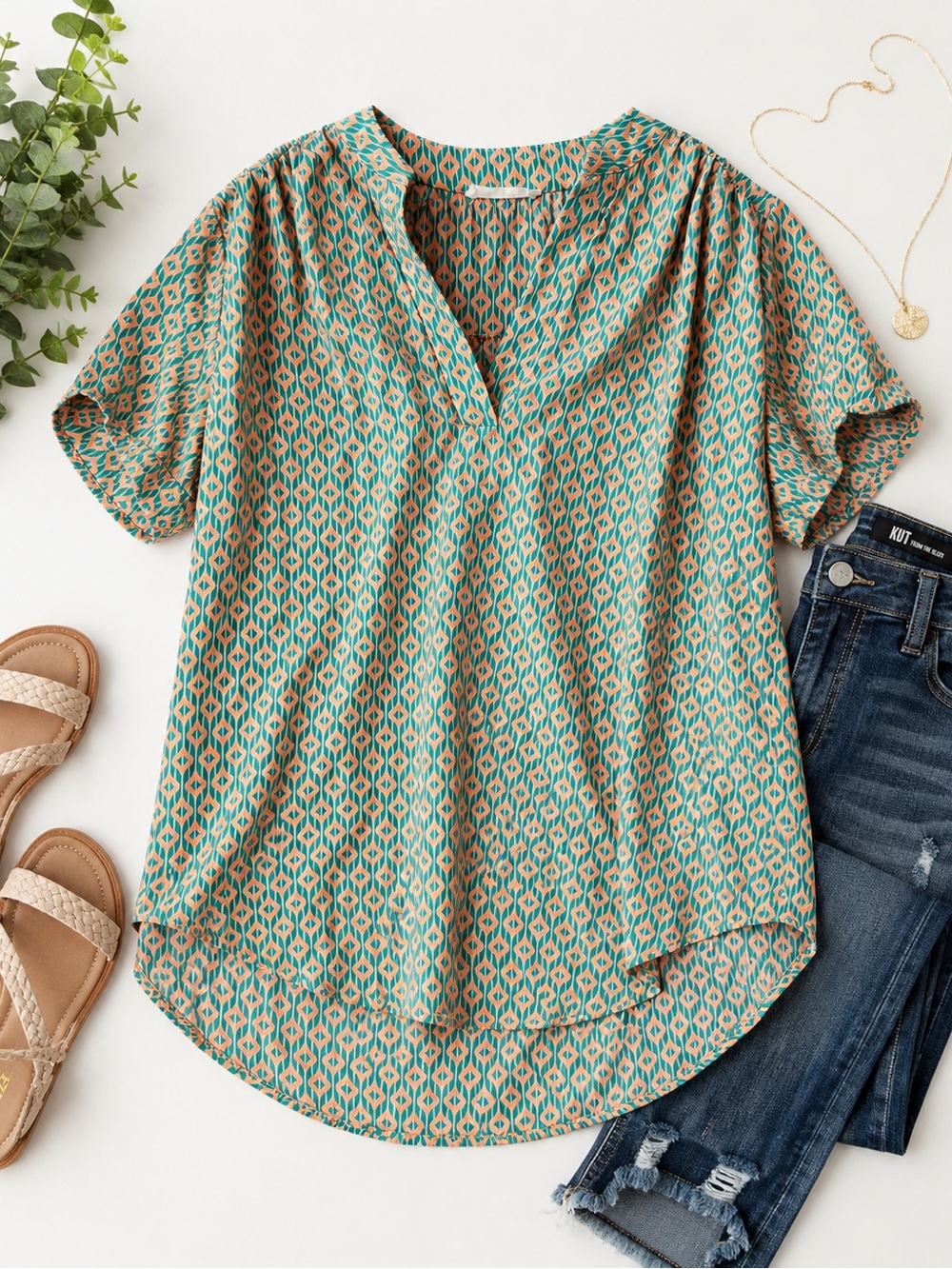 Entro geometric Short-Sleeve V-Neck Blouse small